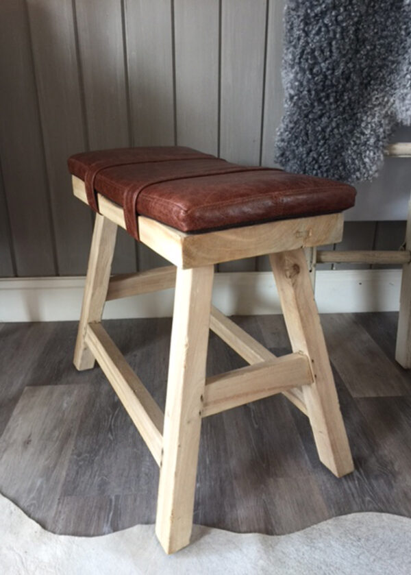 Saddle Stool & Leather Pad